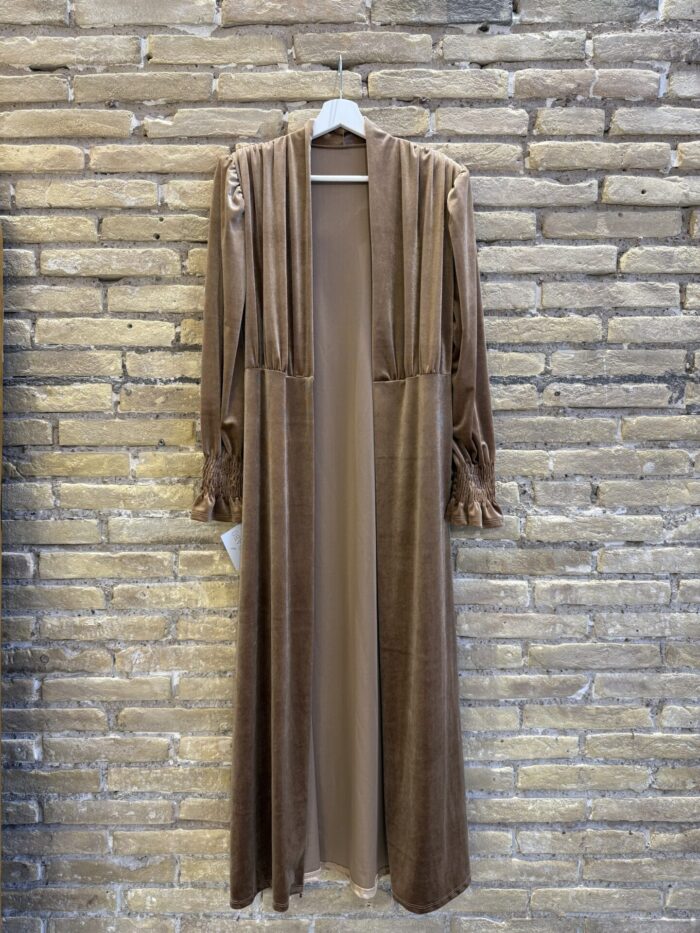 Abrigo Genoveva nude